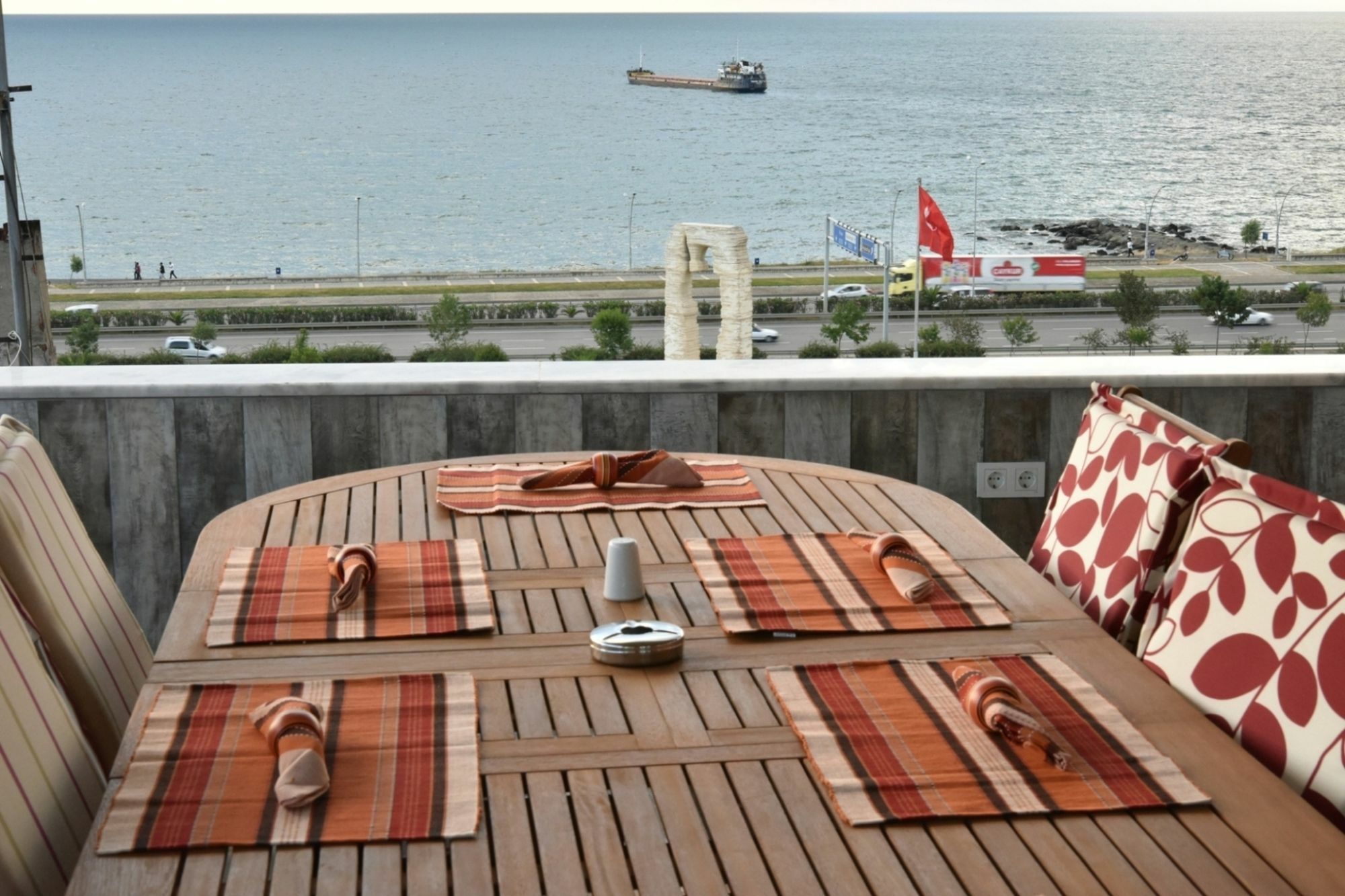 Quantum Hotel ทรับซอน ภายนอก รูปภาพ